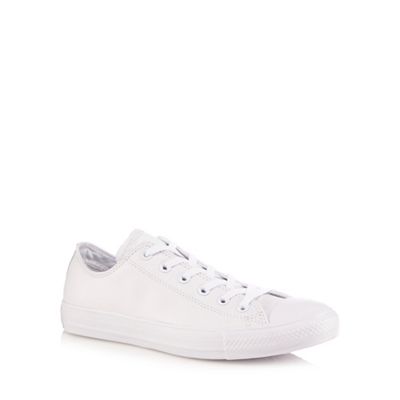 White 'Chuck Taylor' lace up shoes